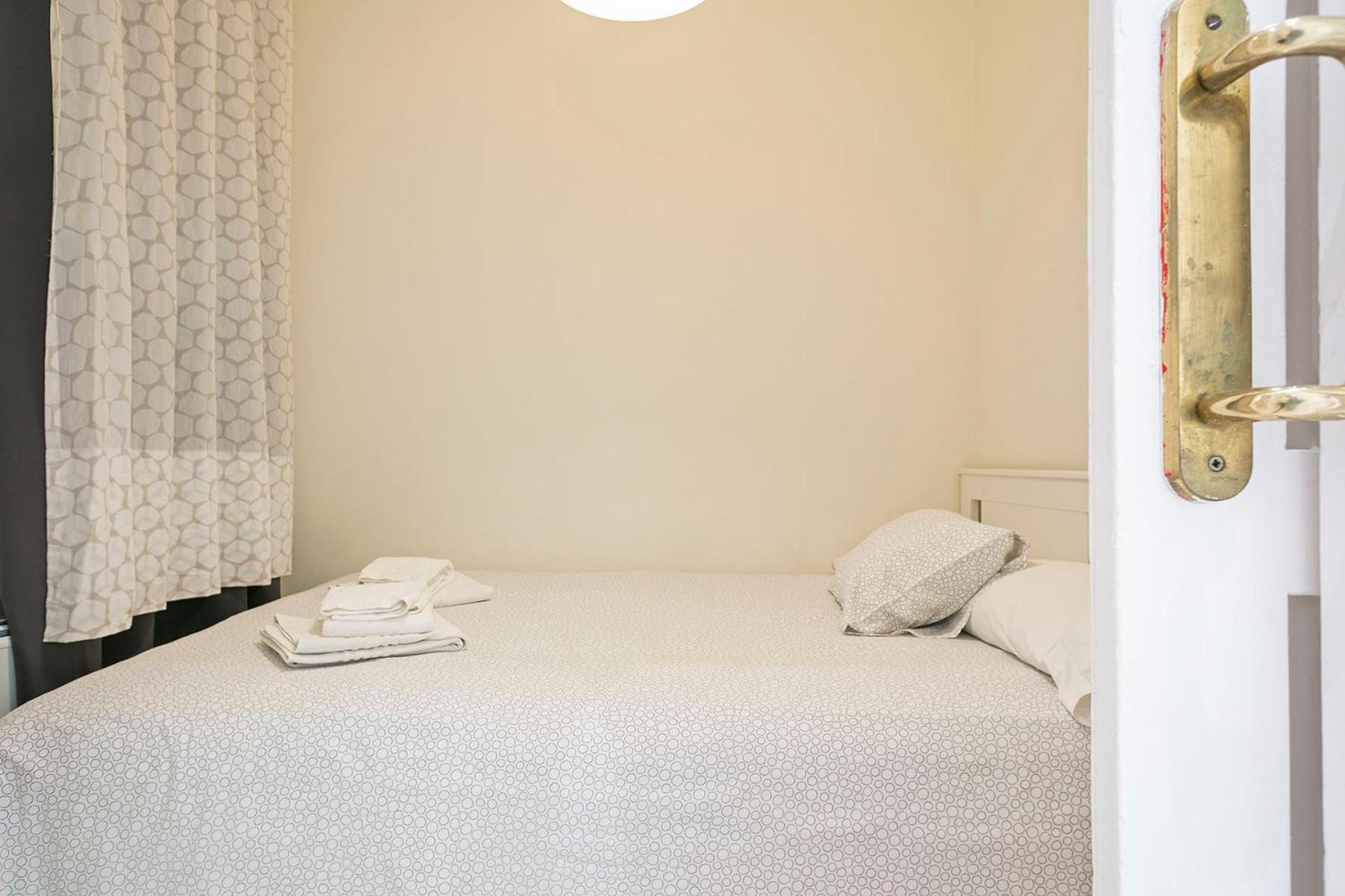 Apartmento Industria Barcelona Luaran gambar